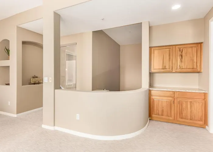 3br With Heated Pool, Spa, Gym And Grill Access *
