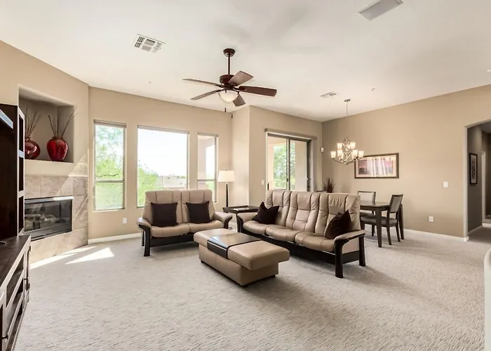 3br With Heated Pool, Spa, Gym And Grill Access *