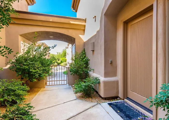 3br With Heated Pool, Spa, Gym And Grill Access *