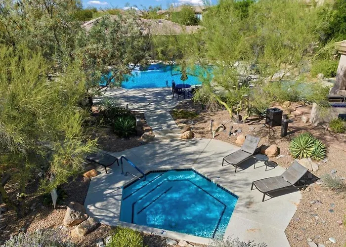 3br With Heated Pool, Spa, Gym And Grill Access *